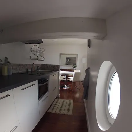 Aux Arenes De Bed & Breakfast