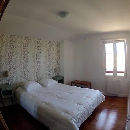 Aux Arenes De Bed & Breakfast Bayonne