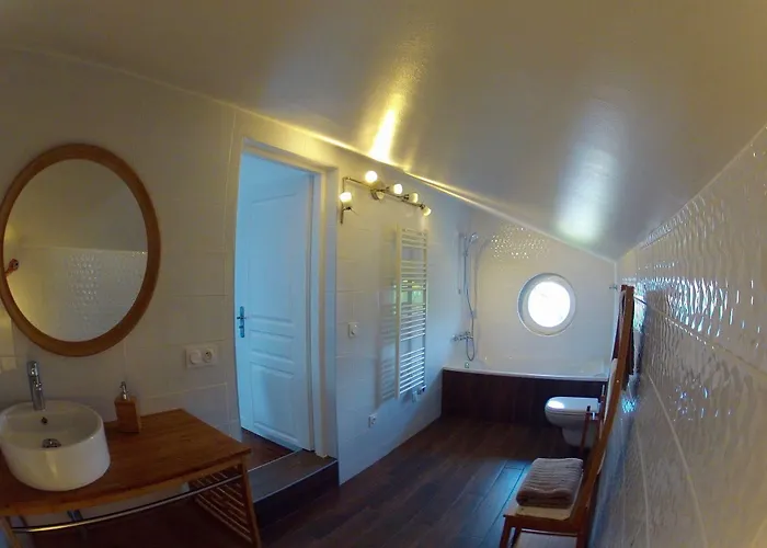 Bed & Breakfast Aux Arenes De 3*