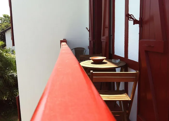 Aux Arenes De Bed & Breakfast