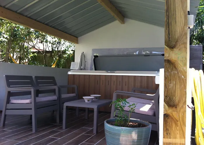 Bed & Breakfast Aux Arenes De 3*